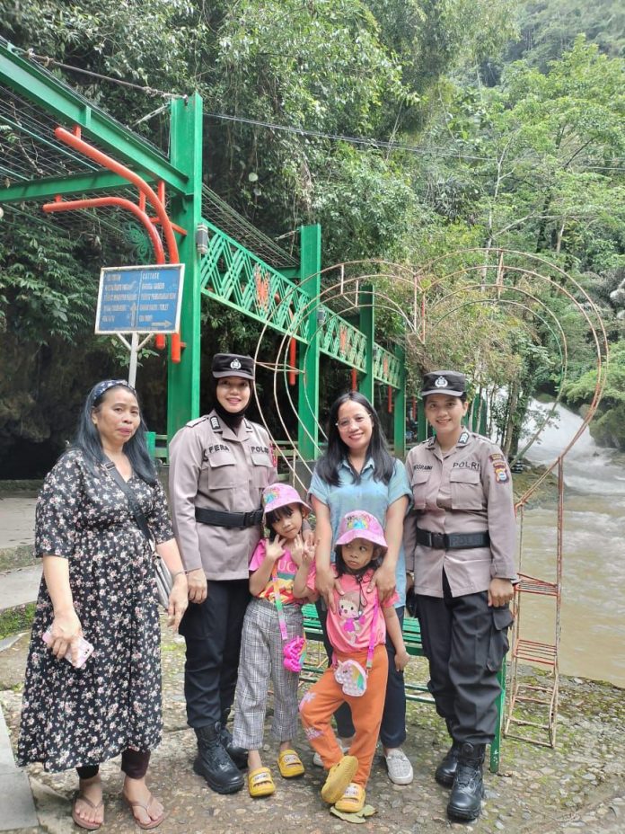 Pengunjung Bantimurung Capai 4412 Orang, Polres Maros Tingkatkan Pengamanan