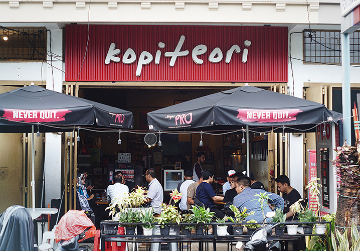 cafe Hits Makassar KopiTeori
