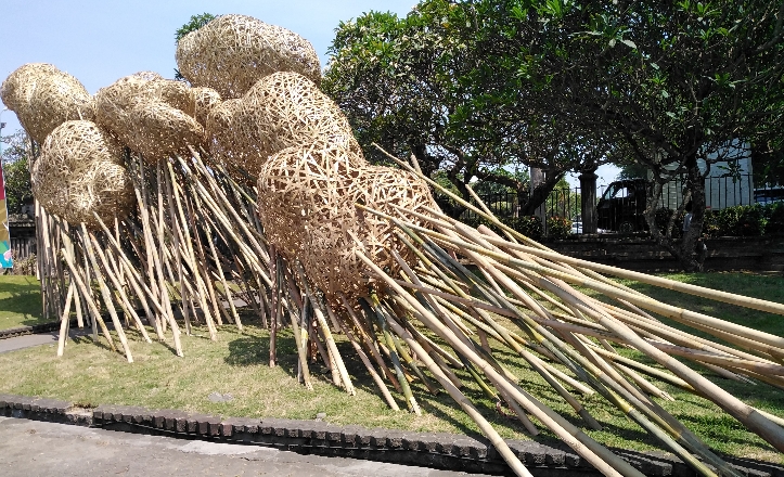 20 Contoh Karya Seni Instalasi Dari Berbagai Kategori dan Seniman
