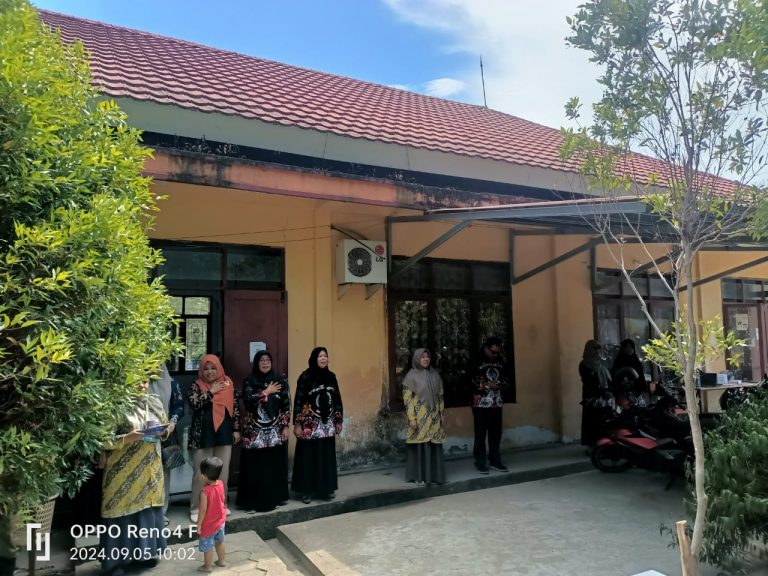 SMK Negeri 5 Barru Galakkan Nasionalisme Lewat Lagu Kebangsaan Setiap Hari