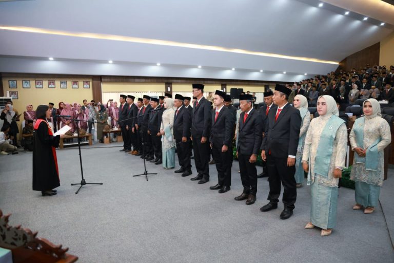 Pengucapan Sumpah Anggota DPRD Barru 2024-2029, Bupati Sampaikan Pesan Mendagri