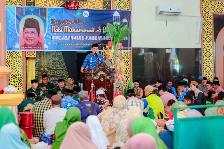 Bupati Barru Hadiri Peringatan Maulid Akbar di Masjid Masdarul Mukminin