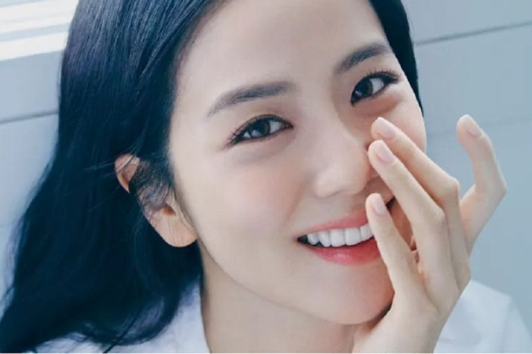 Jisoo Pertimbangkan Berperan di Drakor Monthly Boyfriend
