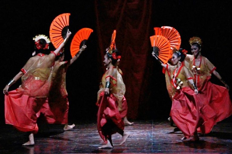 10 Tarian Tradisional Yang Berasal dari Provinsi Sulawesi Selatan