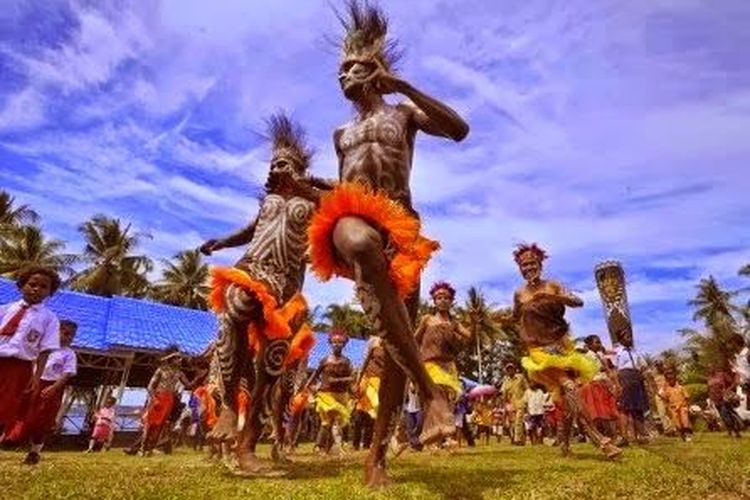 Tari Suanggi : Sejarah, Makna, Properti, Gerakan dan Busana