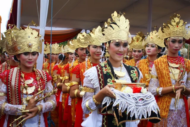 Tarian tradisional dari Lampung