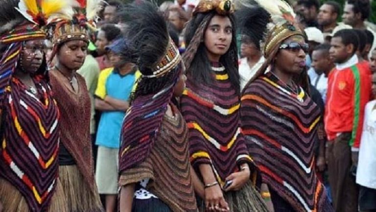 Sejarah, Jenis, Makna Dan Filosofi Pakaian Adat Provinsi Papua Barat Daya