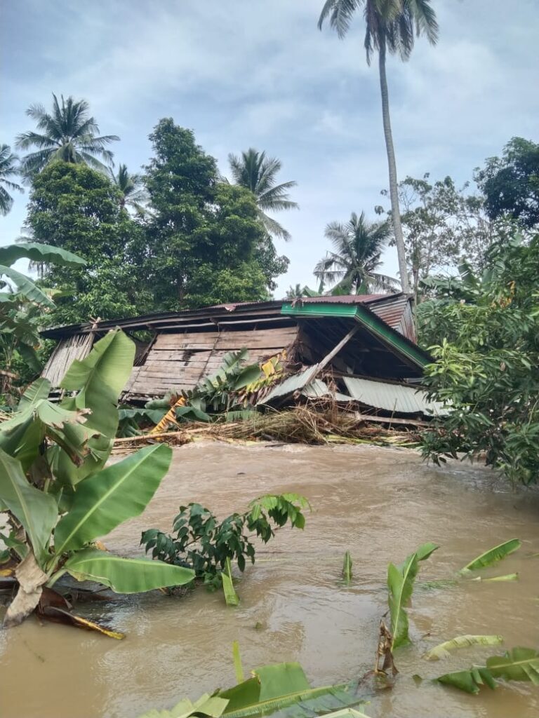 Banjir Melanda Desa Wage, Warga Membutuhkan Bantuan Mendesak