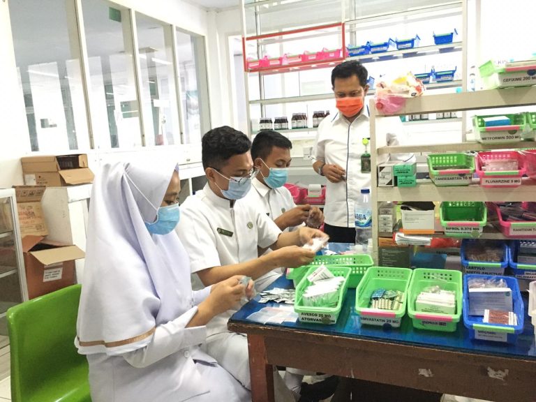Cara Cerdas Menyelesaikan Studi Farmasi dengan Cepat dan Efisien
