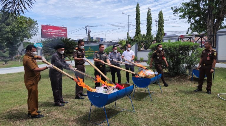 Kejari Palu Musnahkan Barang Bukti Narkoba Milik Gunawan Mendi dan Kasus Lainnya