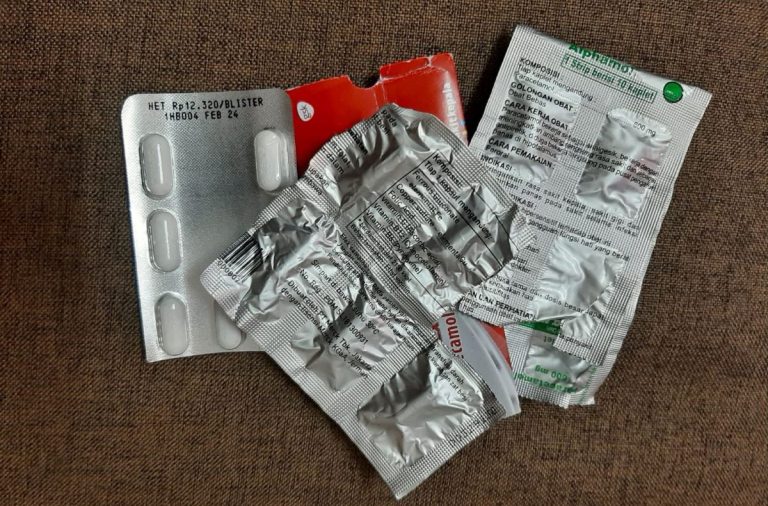 10 Hal yang Perlu Diperhatikan Sebelum Membeli Obat: Panduan Agar Obat Anda Aman dan Efektif