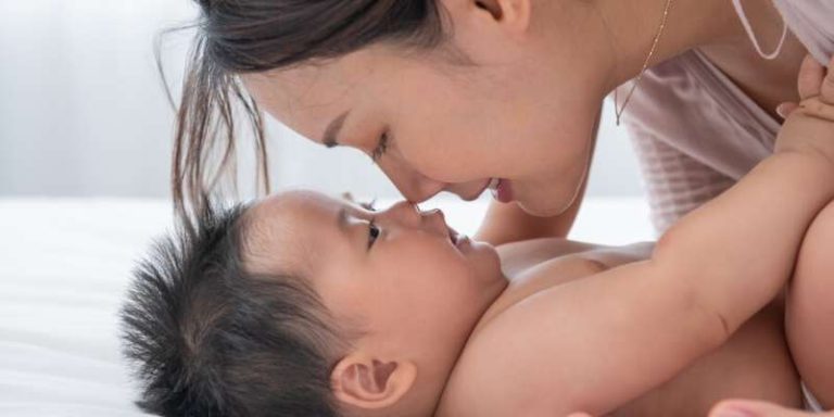 Menggali Dunia Kehamilan, Menyusui, dan Parenting