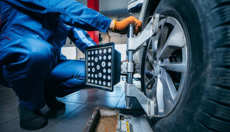 Kenali 7 Tanda Mobil Perlu Spooring Balancing