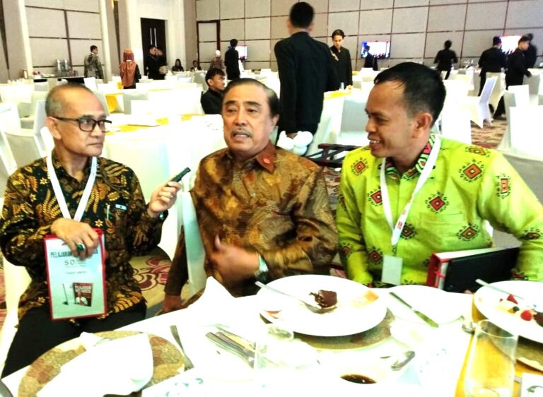 Obituari HM Alwi Hamu: “Rupert Murdoch” dari Timur itu Telah Tiada