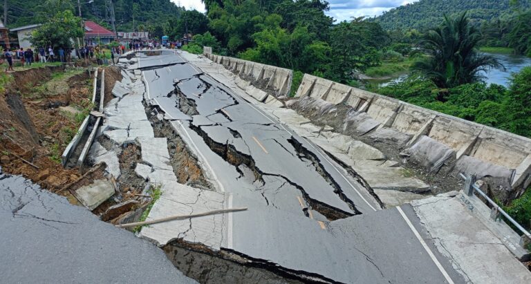 BPJN Sulteng Siapkan Jembatan Darurat Pasca Longsor di Jalan Trans Sulawesi Togulu – Tentena