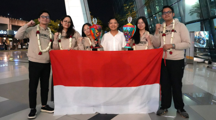 Tim Indonesia Raih Dua Penghargaan di Panggung Debat Dunia WUDC