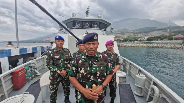 Tim SAR Lanal Palu Evakuasi Tiga Warga Donggala yang Tewas Diduga Menghirup Zat Beracun