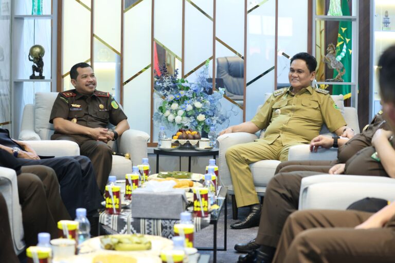 Kajati Sulsel Terkesan dengan Masjid Agung Al Barru dalam Kunjungan Kerja ke Kejari Barru