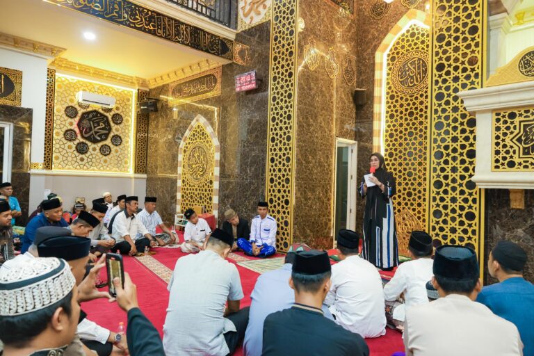 Bupati Barru Kunjungi Masjid Nur Ichsan untuk Pererat Silaturahmi dan Dukung Pendidikan Al-Qur’an