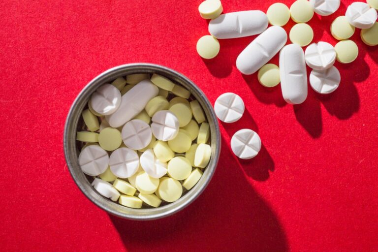 Bahan Alam dalam Pengembangan Obat Baru: Potensi dan Tantangan