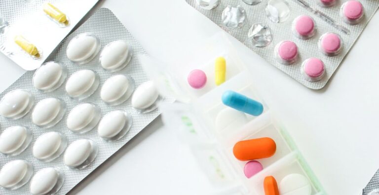 Kebijakan Harga Obat di Indonesia: Dampak terhadap Akses Masyarakat
