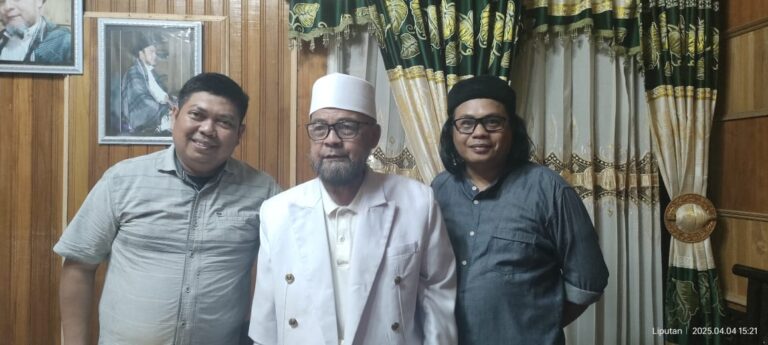K.H. Ahmad Nur Sambut Hangat Tamu Kementerian: “Ini Suatu Kehormatan”