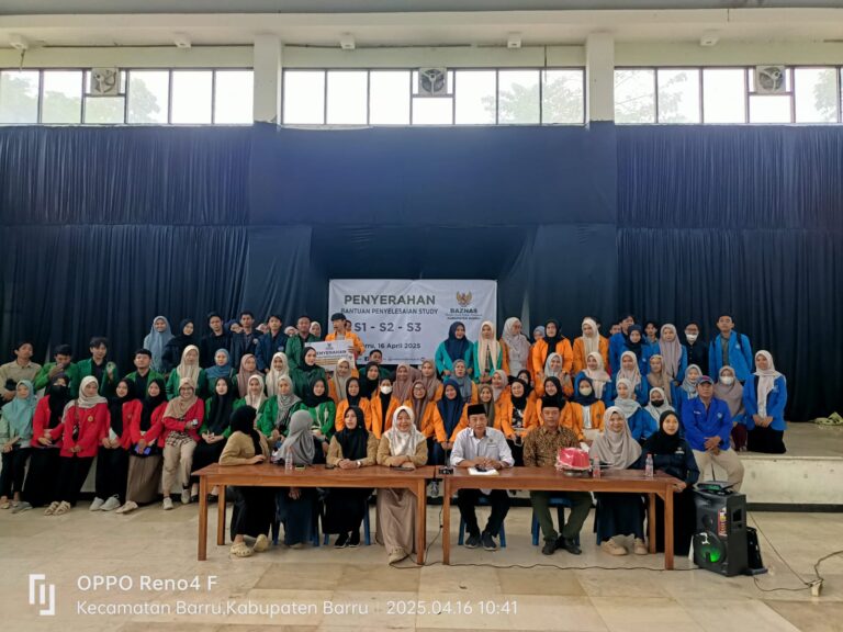 “Peduli Mahasiswa, BAZNAS Bantu Mahasiswa dan Mahasiswi Barru.”