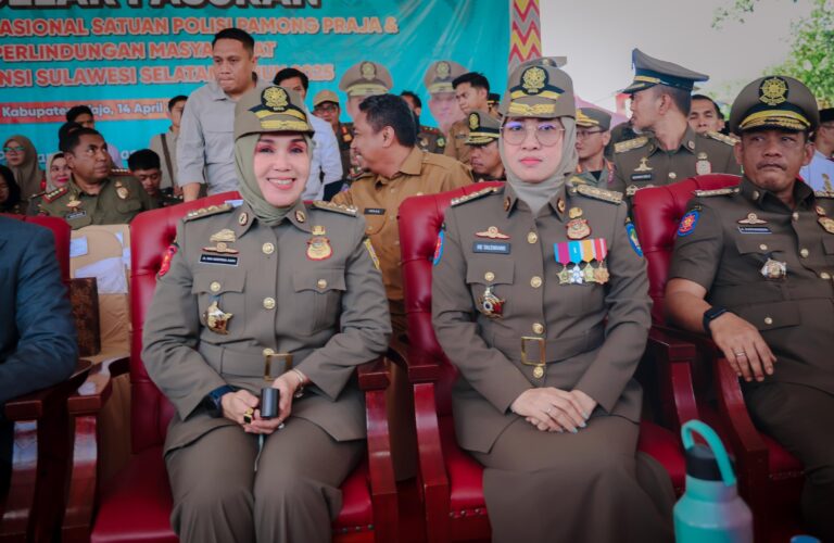 Bupati Barru Hadiri Puncak HUT Satpol PP ke-75 dan Satlinmas ke-63 Tingkat Provinsi Sulsel di Wajo