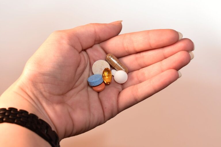 Obat Generik vs Obat Brand: Mana yang Lebih Efektif?