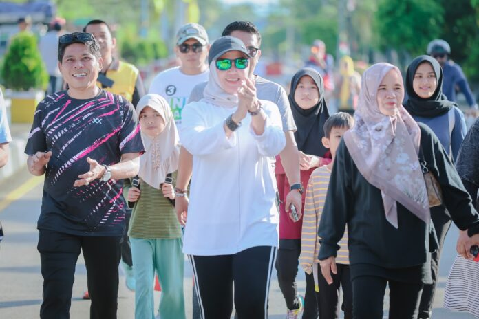 Bupati Barru, A. Ina Kartika Sari, SH., M.Si., mengikuti peluncuran perdana Car Free Day