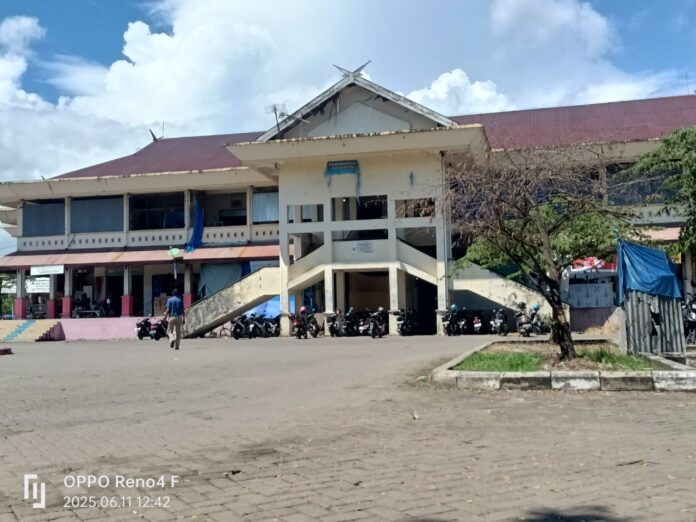 Misteri Pasar Pekkae: Kios Diperjualbelikan . ( Sumber foto: fajarpendidikan.co.id )