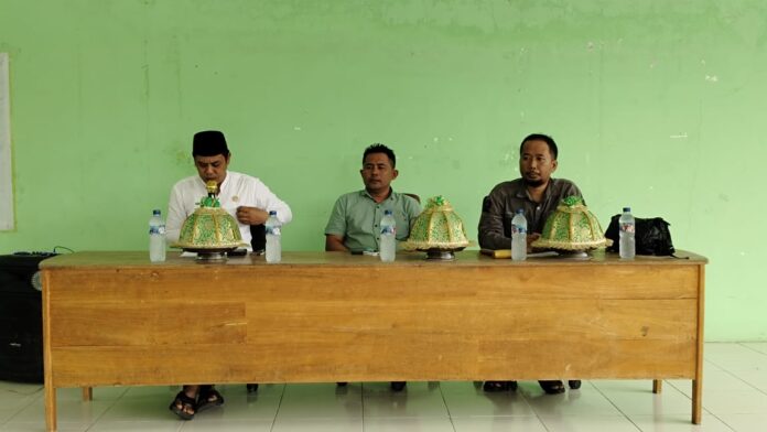 Camat Tanete Rilau, Akmaluddin, S.STP., M.Si., yang turut hadir, menyampaikan dukungan penuh atas inisiatif pemerintah desa.