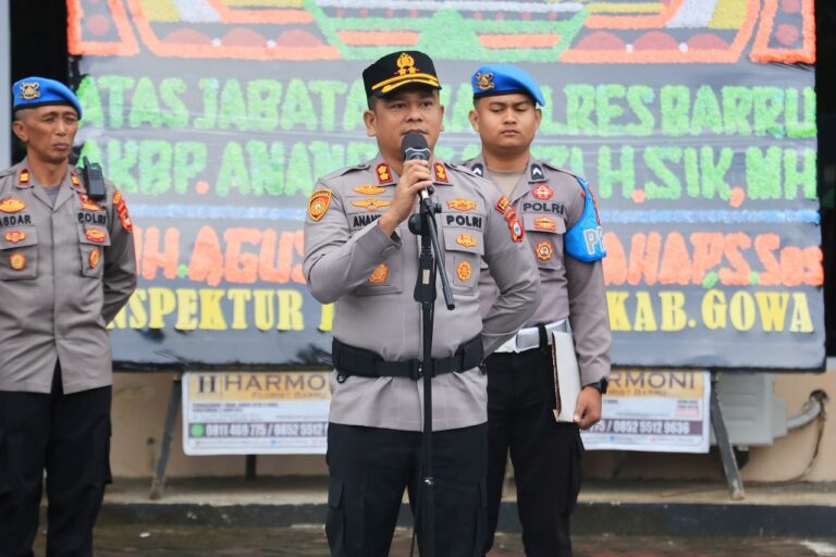 Apel Perdana, Kapolres Barru: “Jangan Khianati Amanah Negara!”