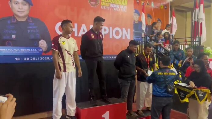 Personel Polres Bone mengikuti Kejuaraan Karate INKANAS Sulsel Series I di GOR Lompoe, Kota Parepare, Jumat (18/7/2025).