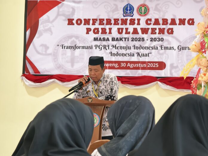 Eks Ketua Cabang PGRI Ulaweng, Harisah