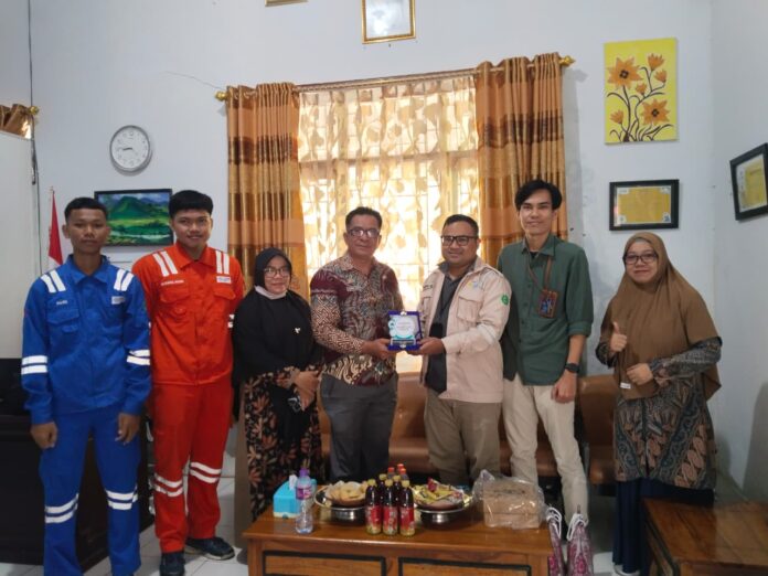 Siswa SMKN 5 Barru sukses jalani magang industri di PLTU Barru bersama Program IP Pintar dari PLN Indonesia Power.