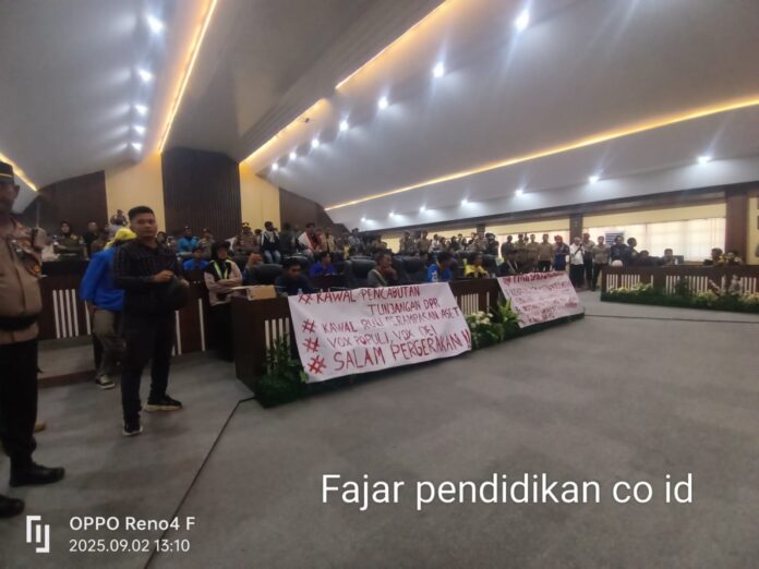Suara Mahasiswa Menggema: PMII Barru Tolak PBB Naik