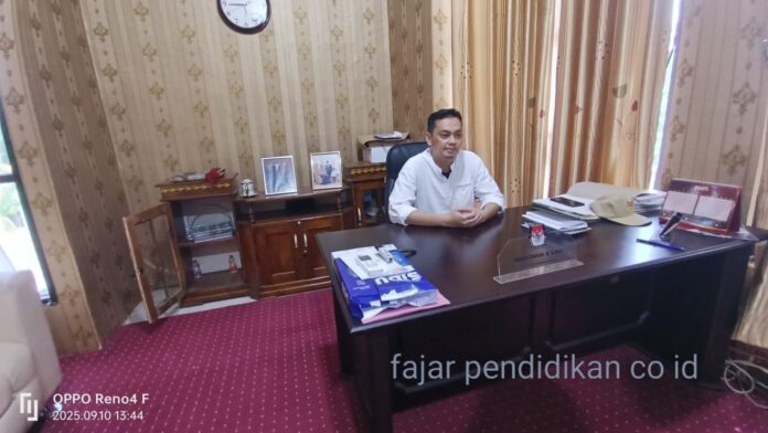 Ketua KPU Barru, Abdul Syafah, menyebut bendahara bertanggung jawab menyelesaikan tunggakan. “Kami hanya memfasilitasi, bendahara yang mencairkan dana,” ujarnya.