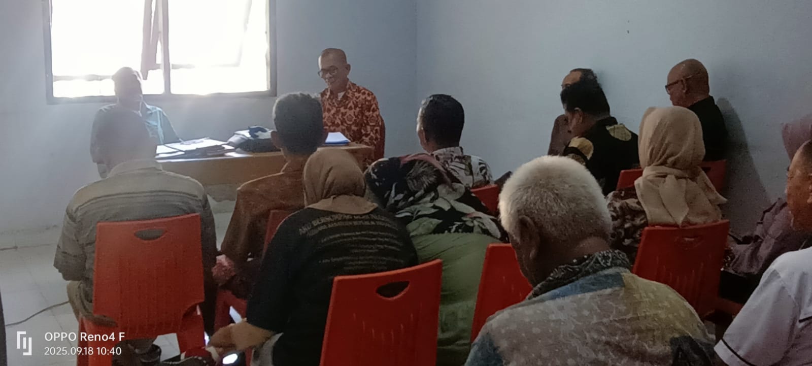 Pertemuan penuh cerita, ide, dan semangat baru. Dari koperasi hingga kegiatan PWRI , semua demi kebersamaan dan kesejahteraan anggota.