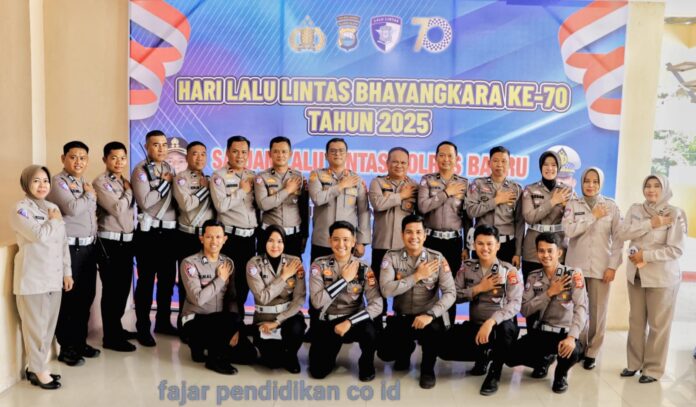 Kapolres Barru menegaskan: “Satlantas Barru siap melayani masyarakat dengan profesional dan humanis.”