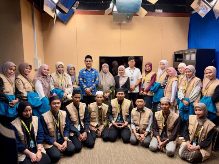 Mahasiswa IAI DDI Mangkoso Belajar Jurnalistik di UIN Alauddin! Praktik langsung di lab Multimedia, Fotografi, Radio, & TV.