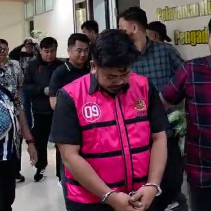 Ngaku jaksa, urus kasus hingga CPNS. Aksi pelaku akhirnya terhenti usai diciduk Kejati Sulsel.