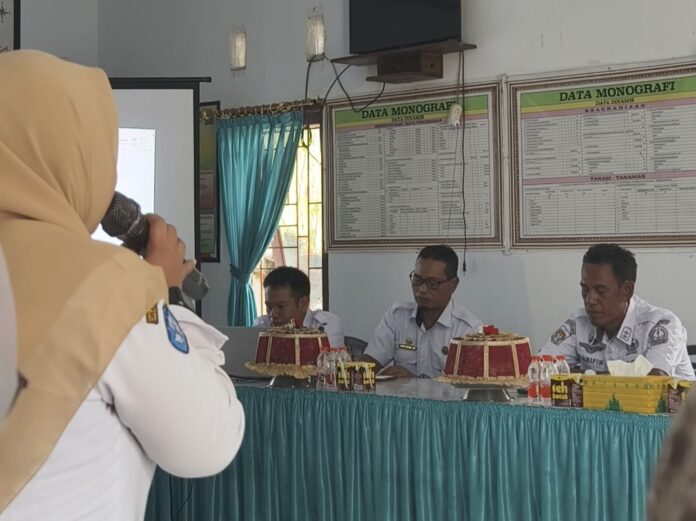 Rosanti saat sesi pengusulan di Musrenbang Desa Bengo di Kantor Desa Bengo