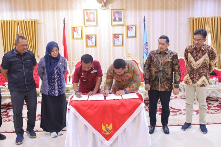 Jawab Ketersediaan Air Bersih, Bupati Bone-PT Biosant Teken MoU
