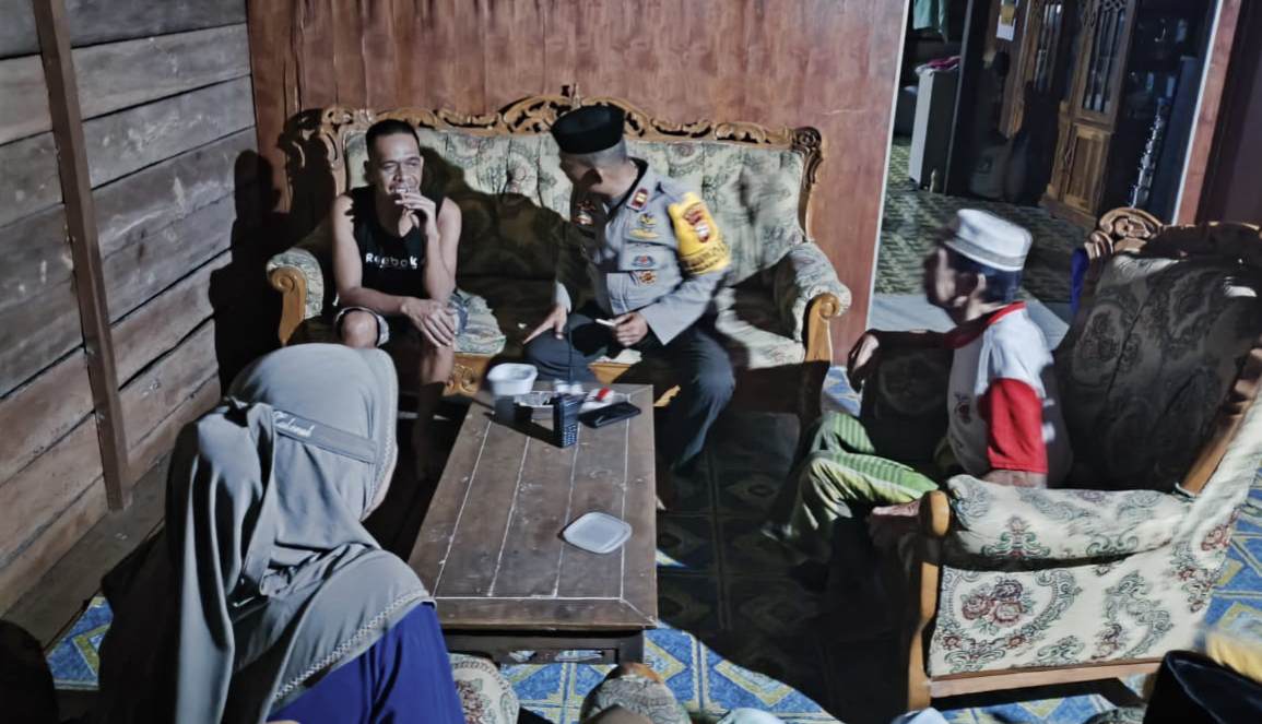 Kapolsek Pujananting, IPTU Sahabuddin, Datangi Warganya!