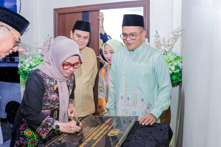 Momentum Ramadan, Bupati Barru Gunting Pita Rujab Kapolres