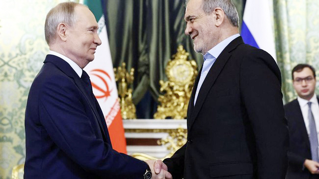 Putin Telepon Presiden Iran, Bahas Stop Perang dan Ucapkan Duka Cita