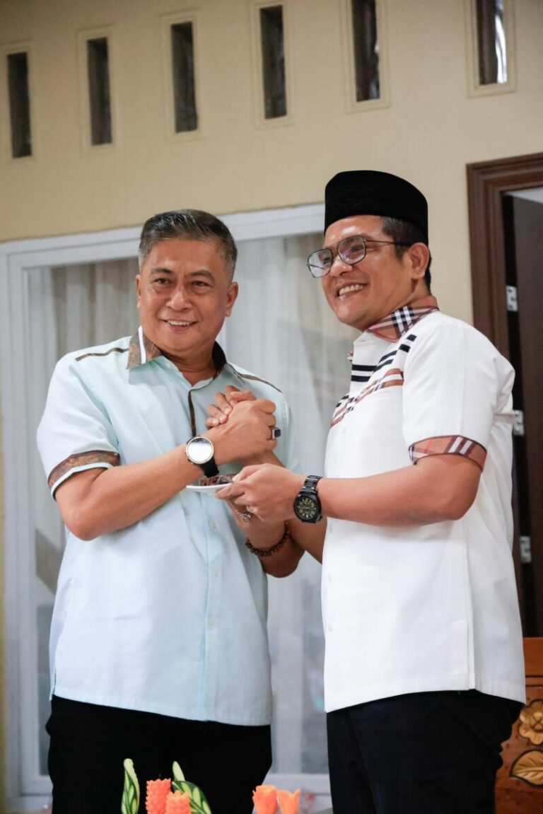 Bupati dan Kapolres Barru Berbagi dengan Anak Yatim dalam Momentum Syukuran