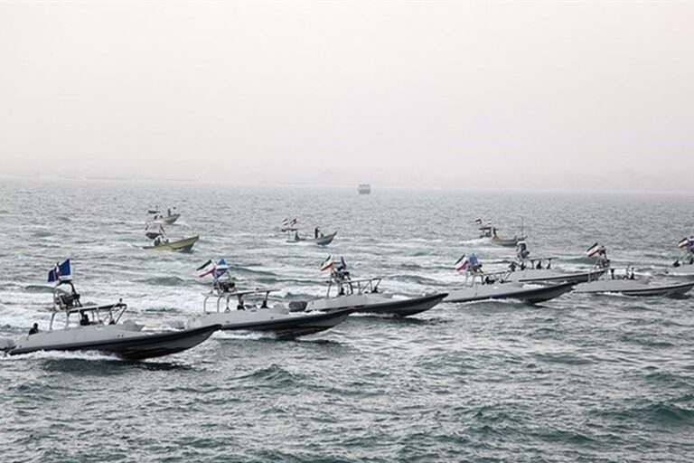 Taktik “Armada Nyamuk” Iran Tantang Dominasi Militer AS di Selat Hormuz