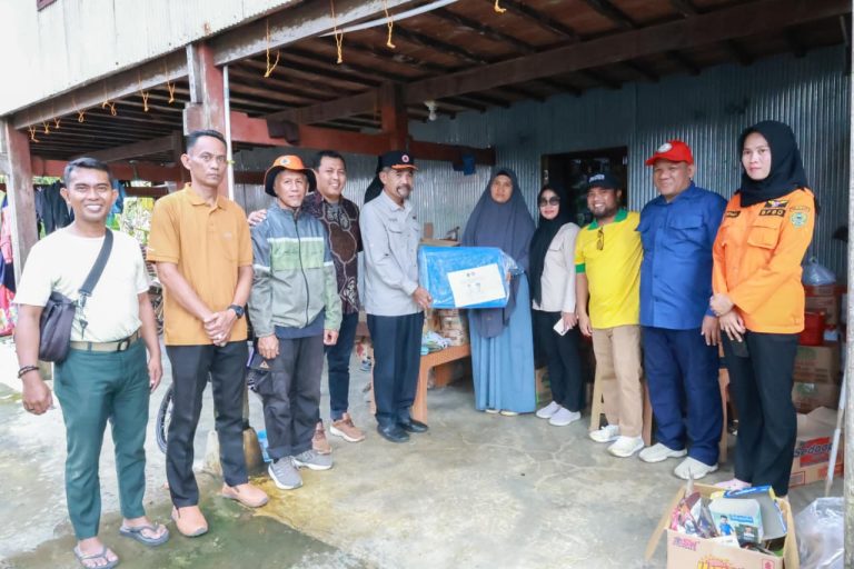 Pemkab Barru Salurkan Bantuan Cepat untuk Korban Puting Beliung di Palanro